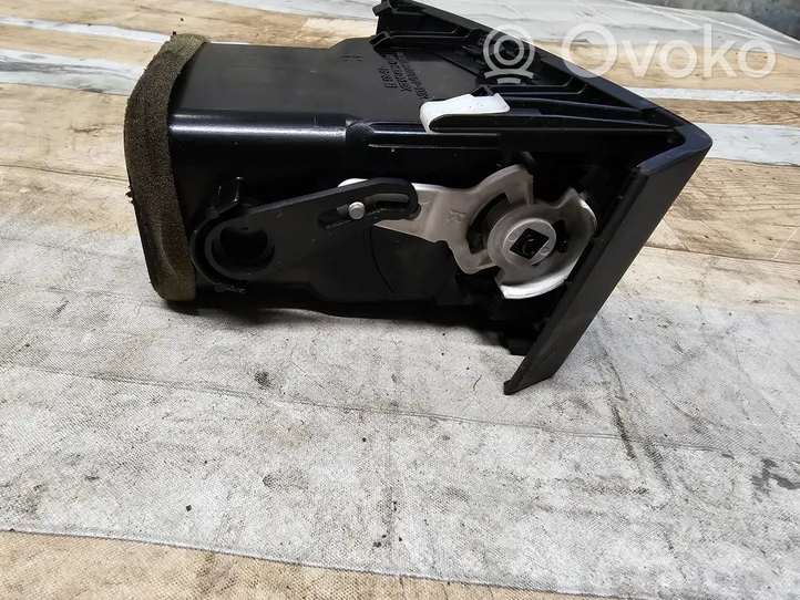 Toyota Corolla Verso E121 Copertura griglia di ventilazione laterale cruscotto 15564244