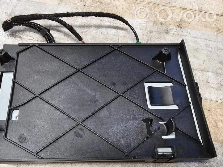 Audi A5 8T 8F Panel radia 4E0035593G