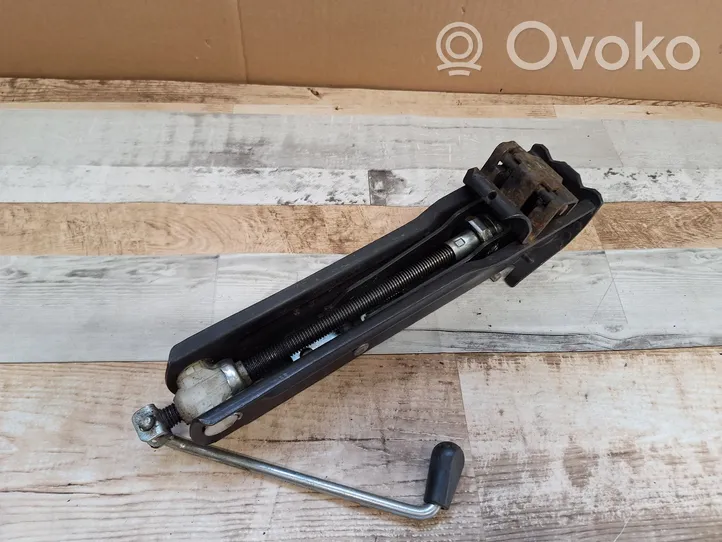 Volkswagen PASSAT B6 Lift Jack 3C0011031B