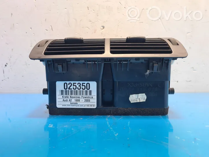 Audi A2 Copertura griglia di ventilazione laterale cruscotto 8Z0820951D