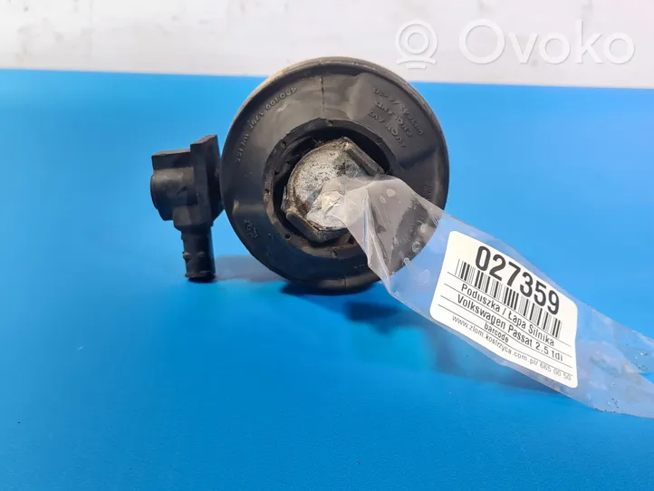 Volkswagen PASSAT B5.5 Valvola di depressione sul supporto motore 4b0199379e