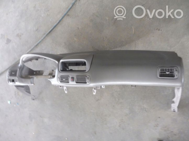 Toyota Corolla E110 Panel de instrumentos 5595012230