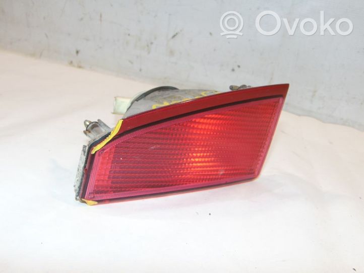 Nissan Primera Lampy tylnej klapy bagażnika 26545AU800