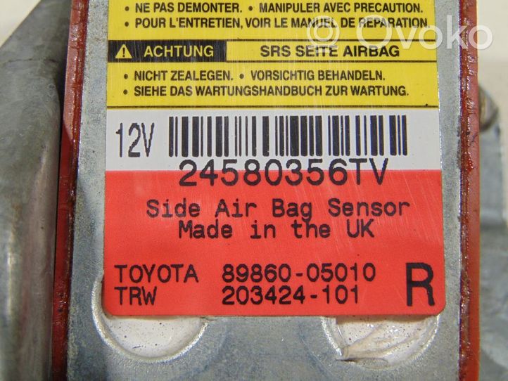 Toyota Avensis T220 Датчик удара надувных подушек 8986005010