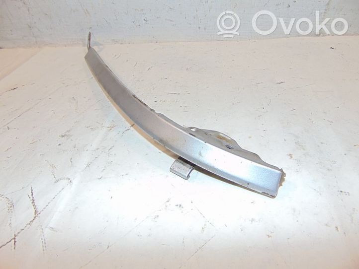 Toyota Avensis T220 Rivestimento sotto il faro/fanale 5390420020