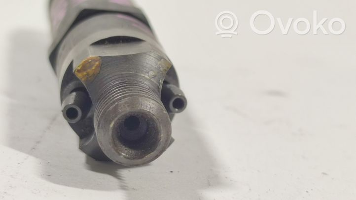 Mercedes-Benz E W210 Injecteur de carburant A0000101051