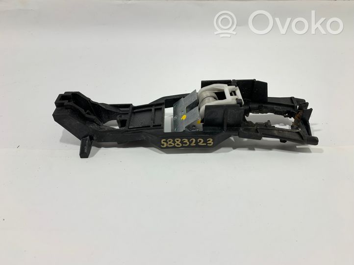 Mercedes-Benz E W211 Maniglia esterna/staffa portiera anteriore A2037600834