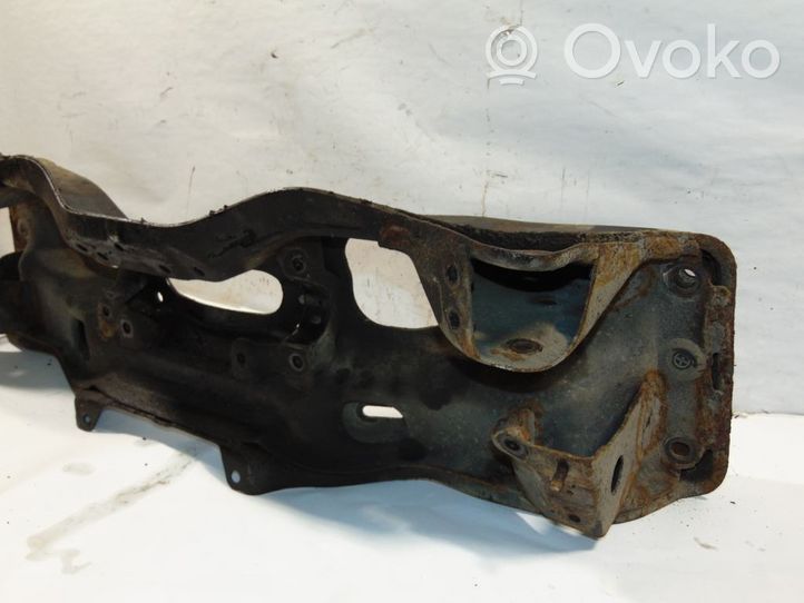 Subaru Outback Sottotelaio anteriore 20101AG002