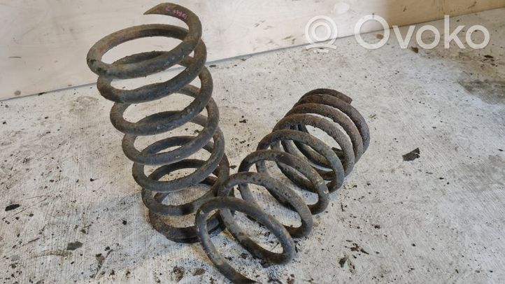 Infiniti QX4 Rear coil spring 550201W200