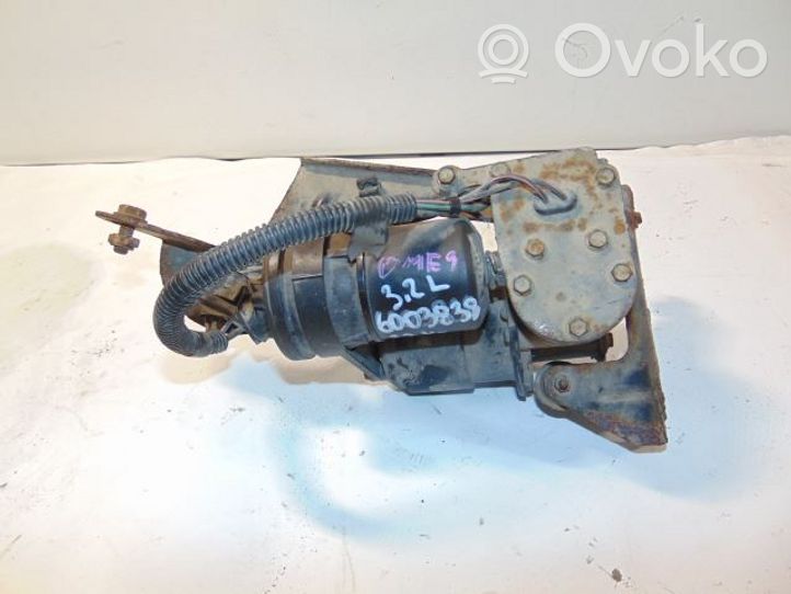 Opel Omega B2 Ilmajousituksen kompressoripumppu 22153583