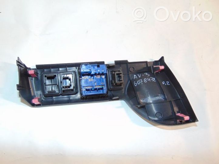 Toyota Avensis T270 Set di interruttori 8415202080