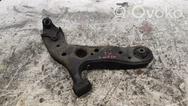 Toyota Avensis T270 Fourchette, bras de suspension inférieur avant 4806905090