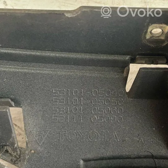 Toyota Avensis T270 Etupuskurin ylempi jäähdytinsäleikkö 5310105040