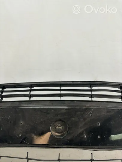 Toyota Yaris Mascherina inferiore del paraurti anteriore 531020D130