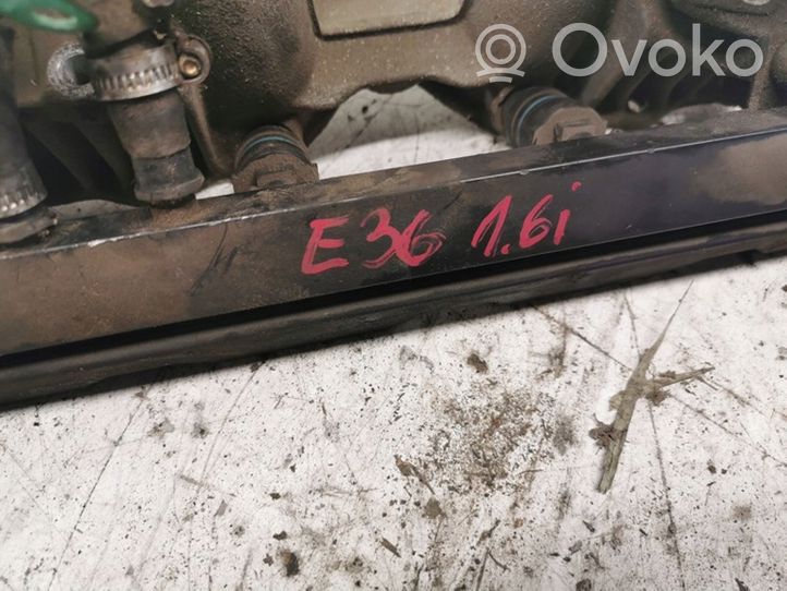 BMW 3 E36 Collecteur d'admission 17278599