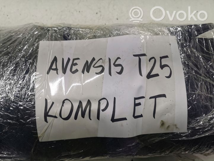 Toyota Avensis T250 Set di tappetini per auto 