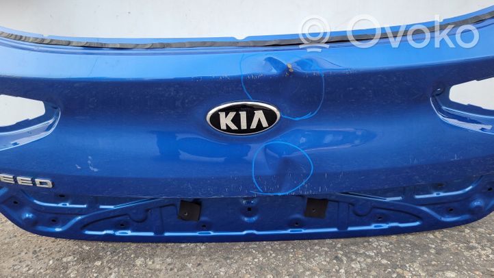 KIA Ceed Задняя крышка (багажника) 
