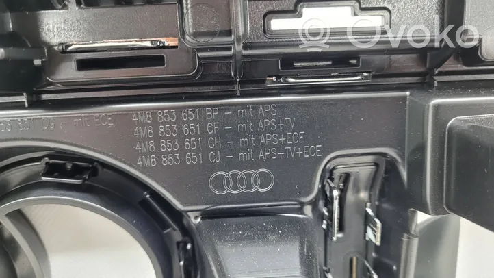 Audi Q8 Etupuskurin ylempi jäähdytinsäleikkö 4M8853651BP