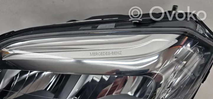 Mercedes-Benz GLK (X204) Lampa przednia A2048200939