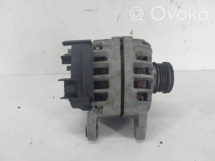 Renault Sandero II Generatore/alternatore 231007582R