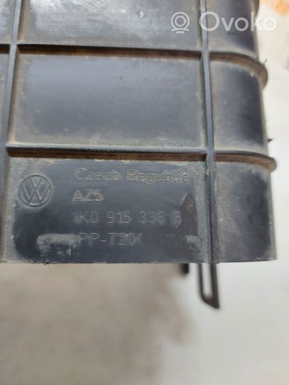 Volkswagen PASSAT B6 Osłona termiczna akumulatora 1K0915336B