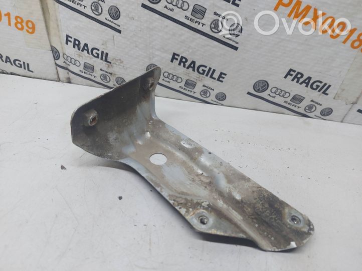 Volkswagen Golf V Supporto di montaggio del parafango 1K6821136