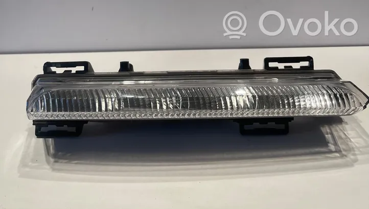 Mercedes-Benz B W246 W242 LED-päiväajovalo A2049069200