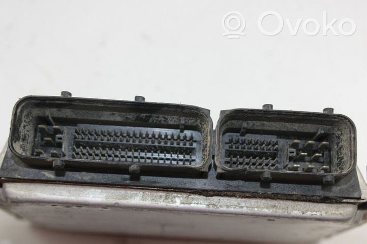 Volkswagen Golf IV Sterownik / Moduł ECU 06A906032GG