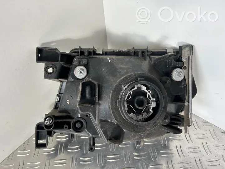 Nissan Patrol Y61 Moulure sous phares 62410VB000