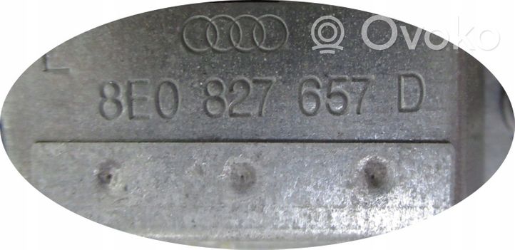 Audi Q7 4L Trunk door license plate light bar 8E0827657D