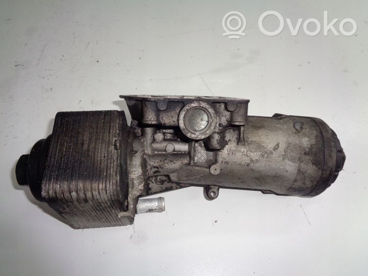 Volkswagen Golf V Supporto di montaggio del filtro dell’olio 045115389J