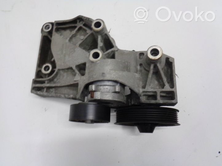 Opel Astra J Uchwyt / Mocowanie sprężarki klimatyzacji 55570104