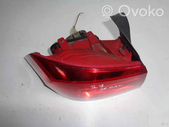 Volkswagen PASSAT B7 Lampa tylna 3AE945095F