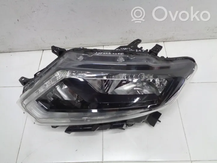 Nissan X-Trail T32 Headlight/headlamp 