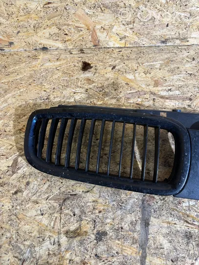 BMW 7 E65 E66 Maskownica / Grill / Atrapa górna chłodnicy 511370377279