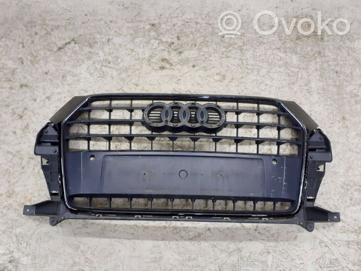 Audi Q3 8U Front bumper upper radiator grill 8U0853653M