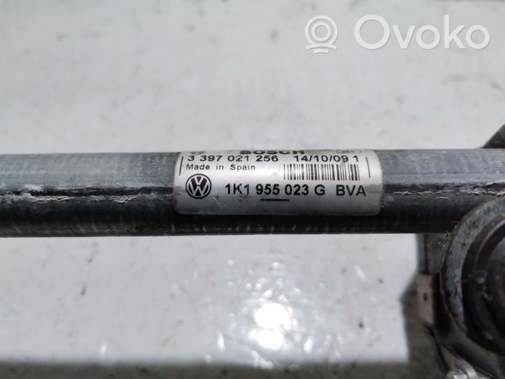 Volkswagen Golf VI Etupyyhkimen vivusto ja moottori 1K1955023G