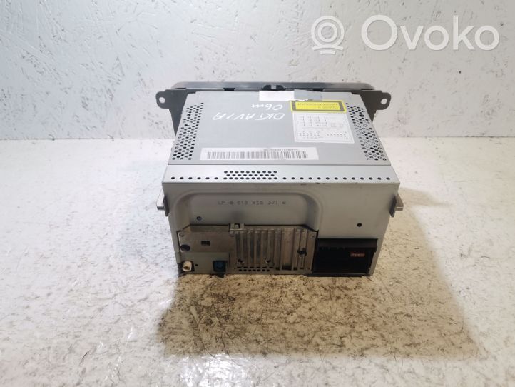 Skoda Octavia Mk2 (1Z) Panel / Radioodtwarzacz CD/DVD/GPS 1Z0035191A