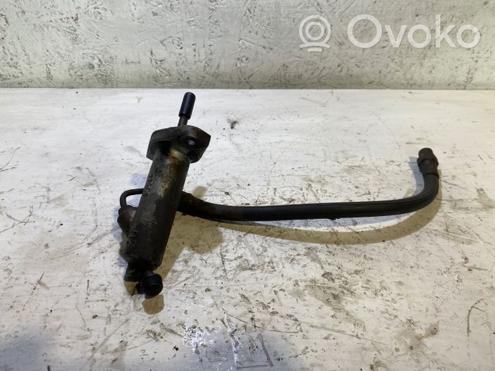 BMW 5 E28 Clutch slave cylinder 