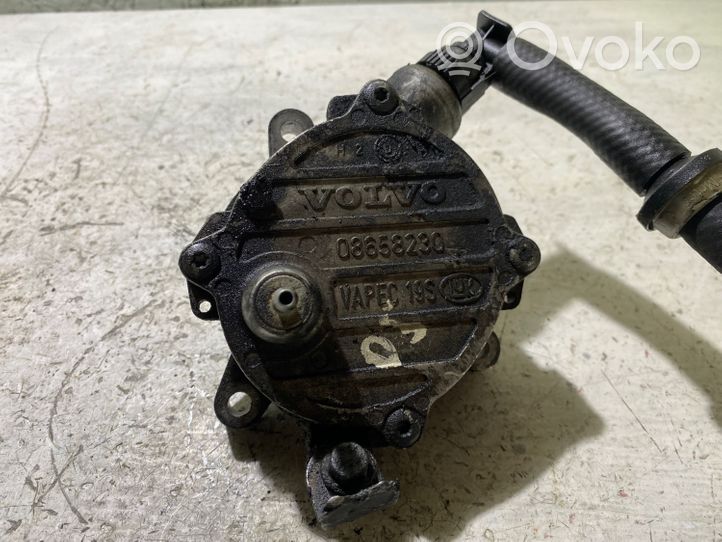 Volvo S60 Pompa podciśnienia 08658230