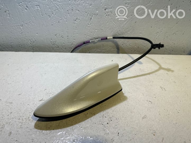 Toyota RAV 4 (XA40) Radion antenni 8610142790