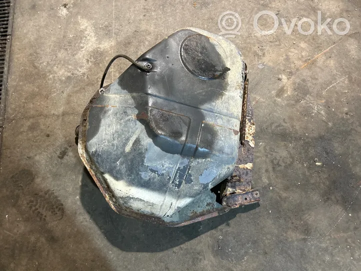 BMW 5 E28 Fuel tank 