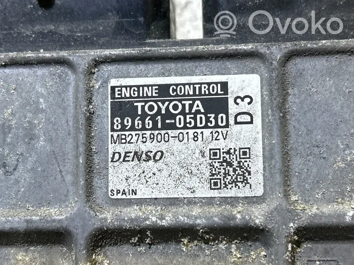 Toyota Avensis T270 Moottorin ohjainlaite/moduuli 8966105D30