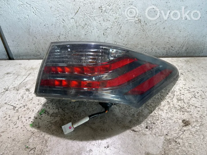 Lexus CT 200H Luz trasera/de freno A048950