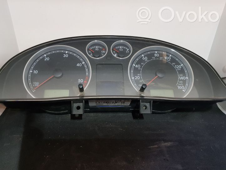 Volkswagen PASSAT B5.5 Tachimetro (quadro strumenti) 3B0920927A