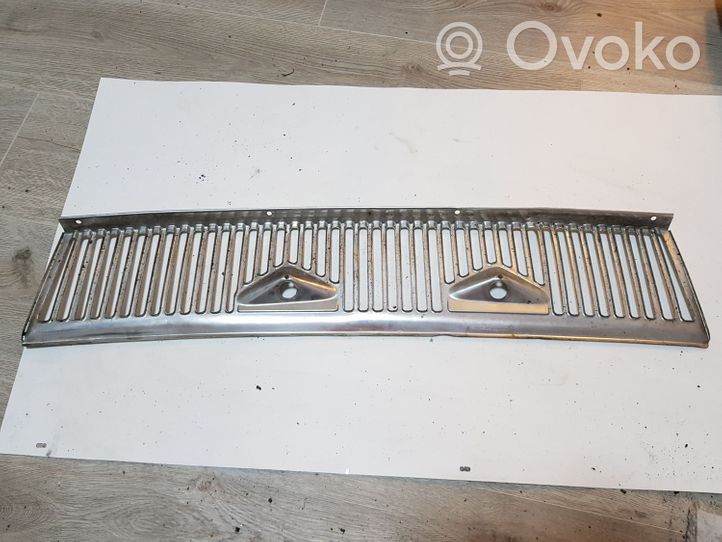 Mercedes-Benz S W116 Rivestimento parabrezza 