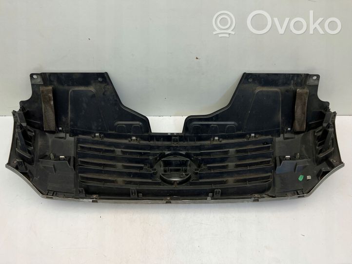 Nissan NP300 Grille calandre supérieure de pare-chocs avant 623104KJ0C