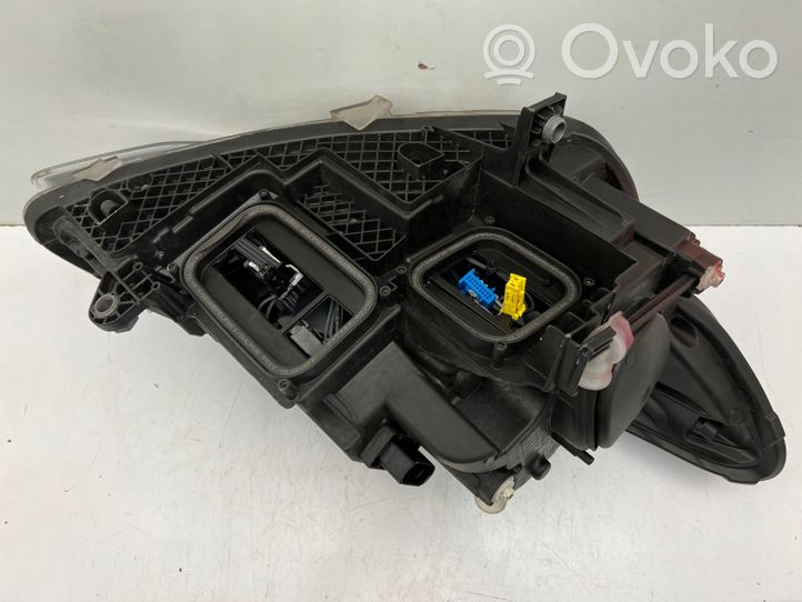 Mercedes-Benz V Class W447 Lampa przednia A4479061401