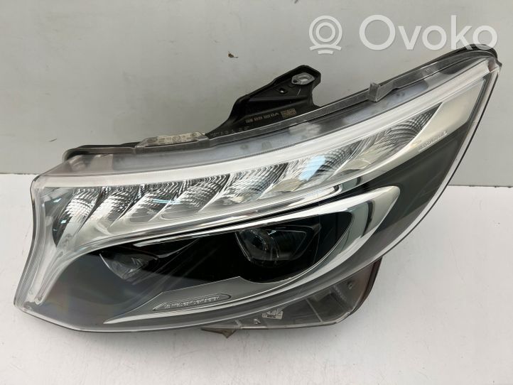 Mercedes-Benz V Class W447 Lampa przednia A4479061401