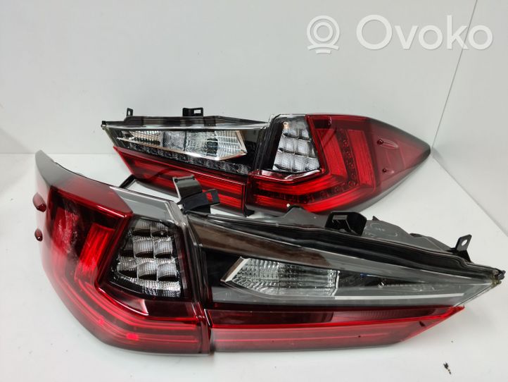 Lexus RX 450H Lampy tylnej klapy bagażnika 